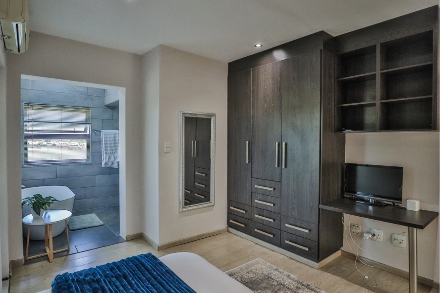 5 Bedroom Property for Sale in Xanadu Eco Park North West